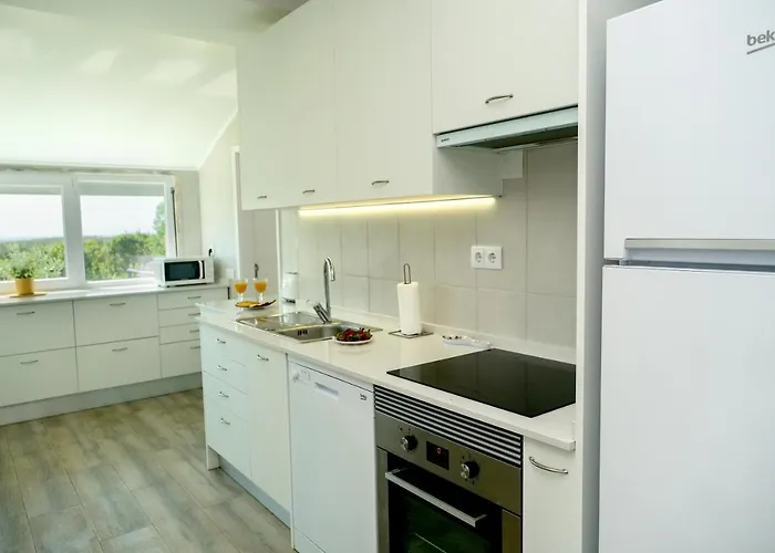 Like-home-t3 House-garden, Sea View, בית נופש Casais de Sao Lourenco